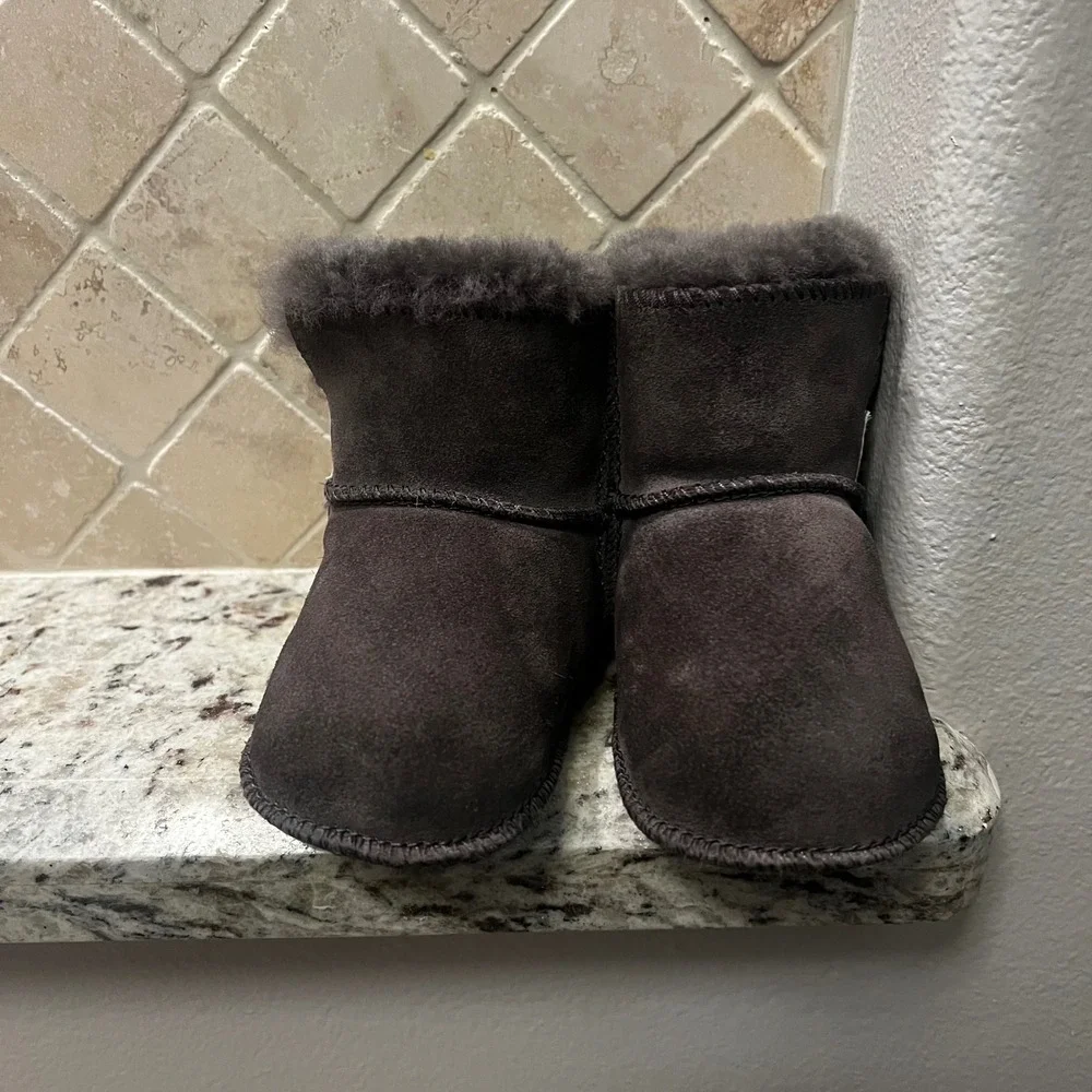UGG Jesse Baby Boots Dark Grey Suede Sheepskin Infant Size S 2/3 5202